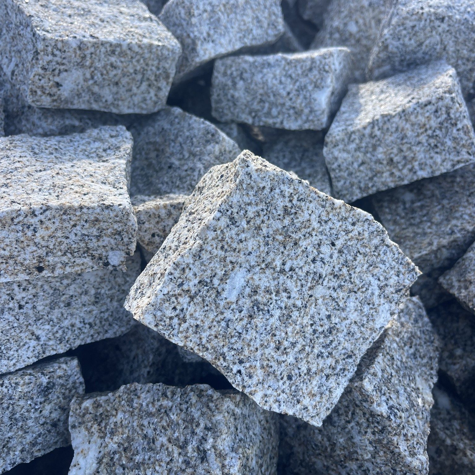 475516547_122105188556744194_4376803167008866868_n Cobble Setts